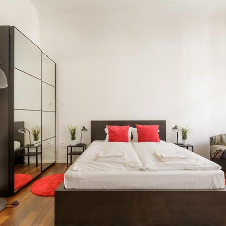 Apartament Red Dot Two - New Unit In The Heart Of Party Town Budapeszt Zewnętrze zdjęcie