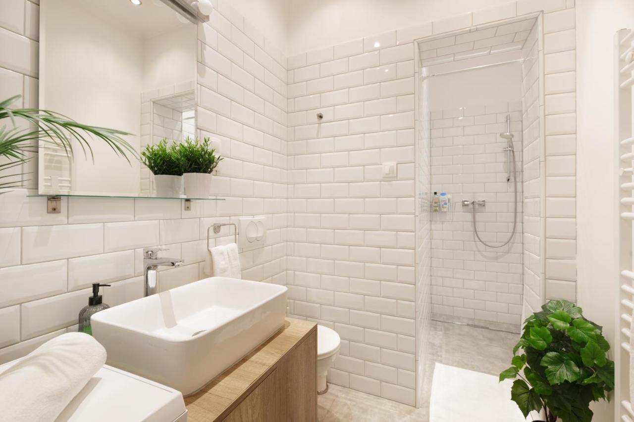Apartament Red Dot Two - New Unit In The Heart Of Party Town Budapeszt Zewnętrze zdjęcie
