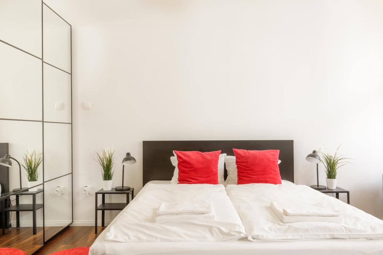 Apartament Red Dot Two - New Unit In The Heart Of Party Town Budapeszt Zewnętrze zdjęcie