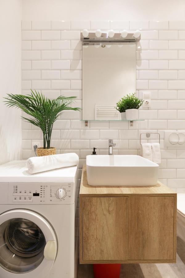 Apartament Red Dot Two - New Unit In The Heart Of Party Town Budapeszt Zewnętrze zdjęcie