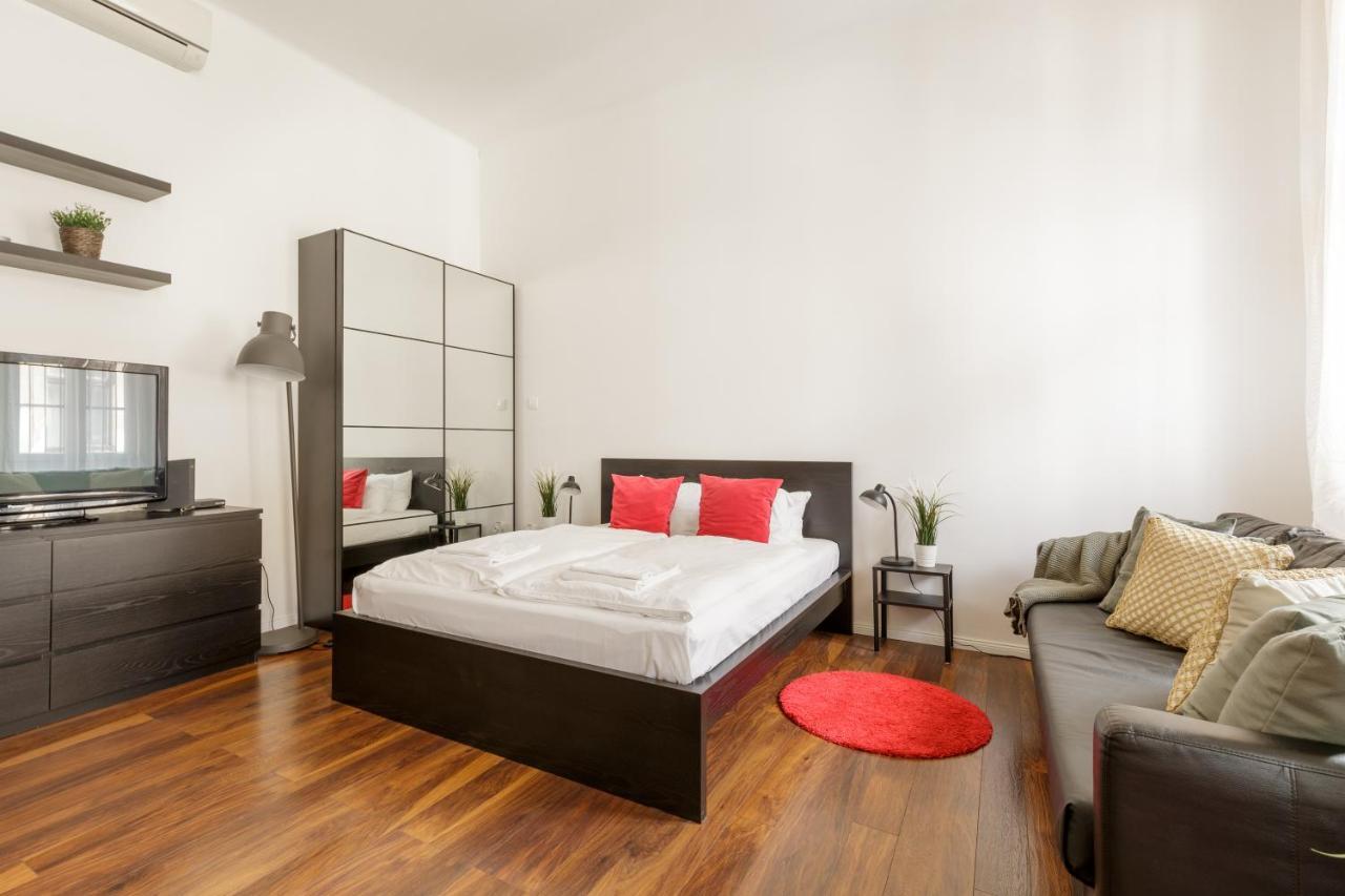 Apartament Red Dot Two - New Unit In The Heart Of Party Town Budapeszt Zewnętrze zdjęcie