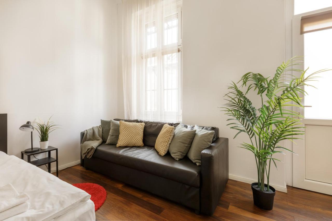 Apartament Red Dot Two - New Unit In The Heart Of Party Town Budapeszt Zewnętrze zdjęcie
